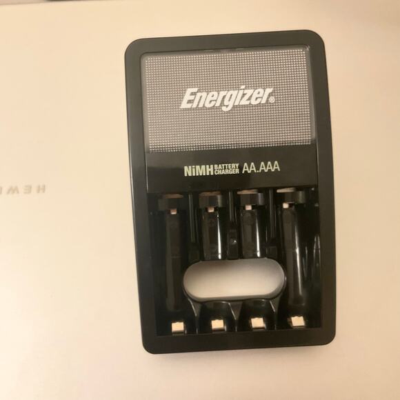 Energizer Recharge, Basic Charger for Rechargeable Batteries, 1 Count, Black - Picture 2 of 4